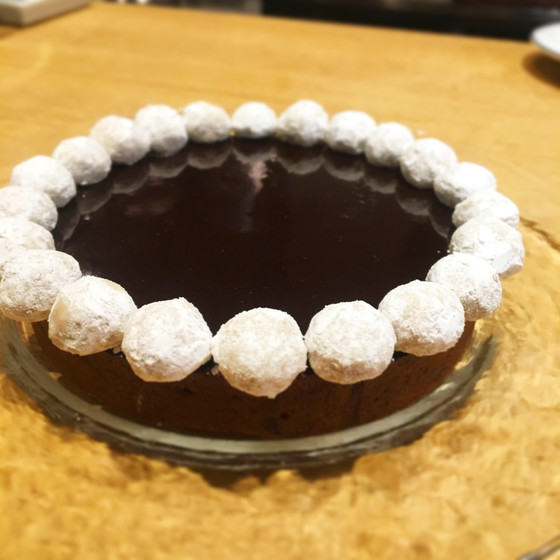 季節のフランス菓子　タルト オ ショコラ