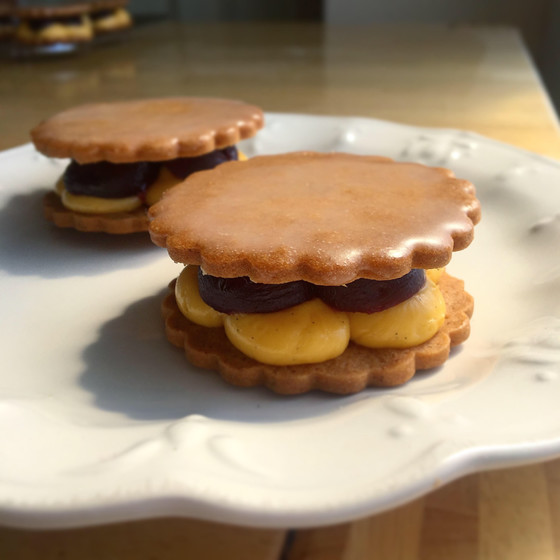 オリジナルフランス菓子　さくらんぼのサブレサンド