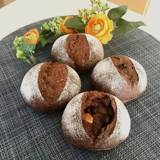 二種のレーズン酵母でショコラナッツ＆モチモチポンテケージョ