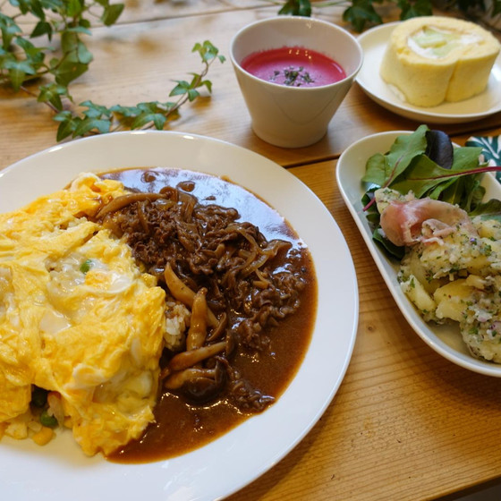 おうちで洋食屋さんの味！ハッシュドビーフとふわとろオムライス