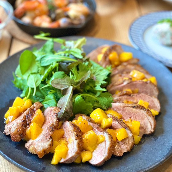 鴨胸肉のロースト　マンゴー添え