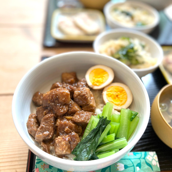 魯肉飯（ルーローファン）