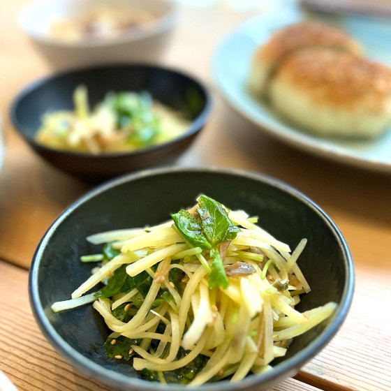 新じゃがとザーサイの和え物