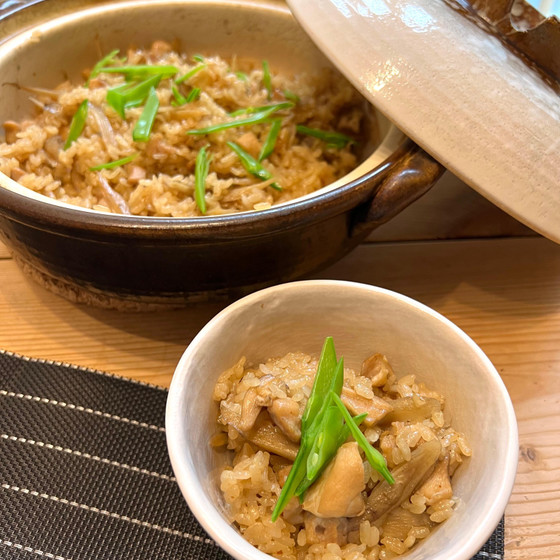 鶏肉とごぼうの土鍋炊き込みご飯