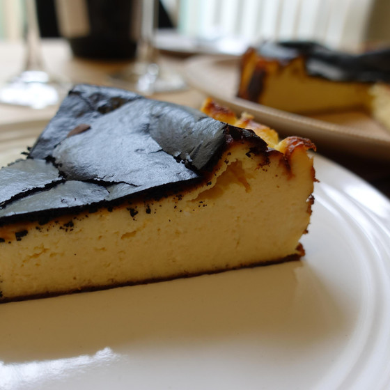 バスクチーズケーキ