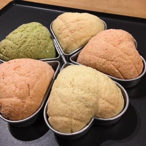 初めての方も大歓迎！メロンパン、アンパン、ロールパンなど6種類15個も作れる菓子パン作り体験
