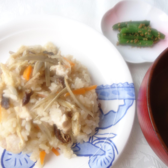 炊き込みご飯・いんげんのごま和え