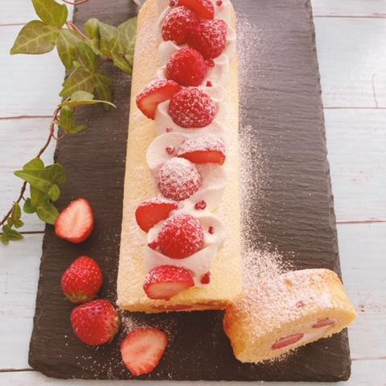 苺のロールケーキを作りましょう～