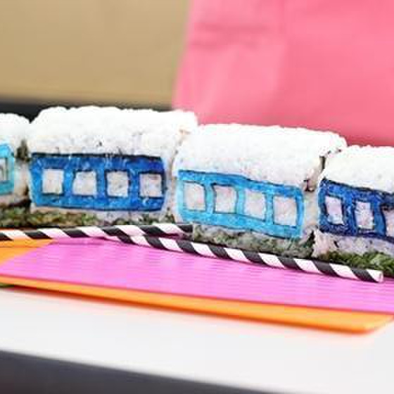 端午の節句：兜と新幹線