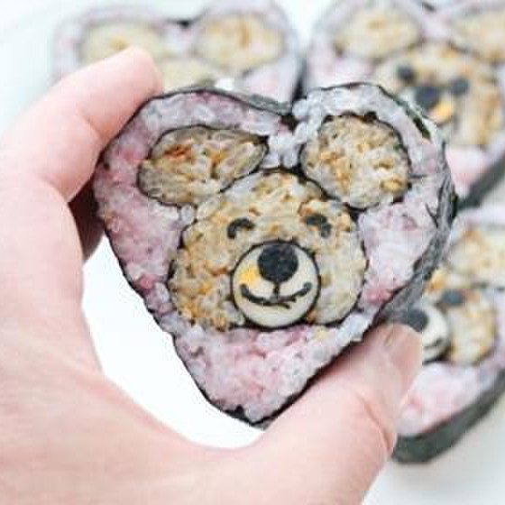 ハートのクマちゃんのデコ巻きすし：子育てサークル