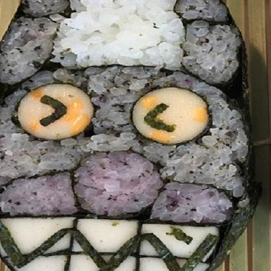 バイバイキ～ンの飾り巻き寿司となめらかプリン