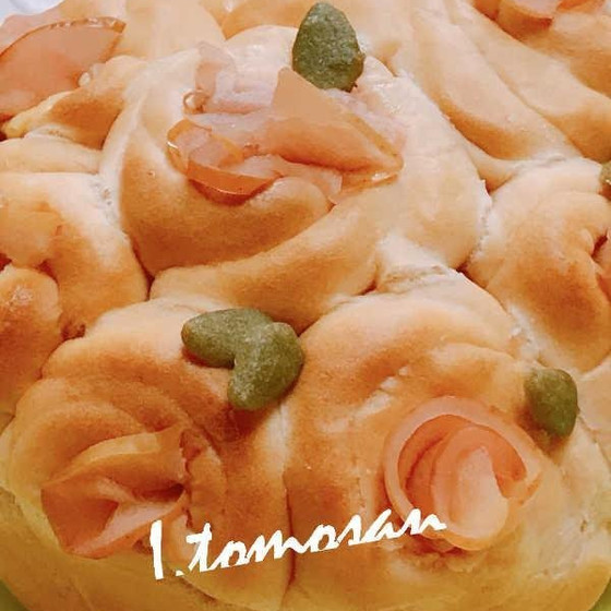 薔薇のちぎりパン＆ペッパーフロマージュ