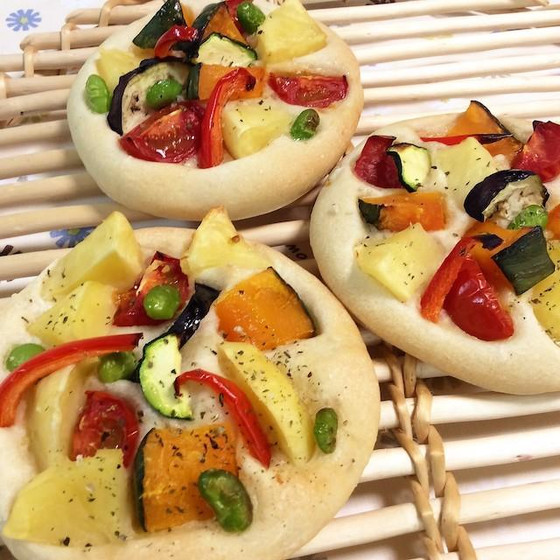 【特別メニュー】夏野菜のフォカッチャ & ジューシーみかん