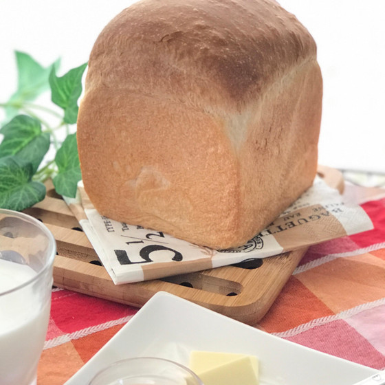 【Basicコースの単発レッスン】手捏ねで１斤食パン&ぷっくりクリームパン（手作りカスタード）