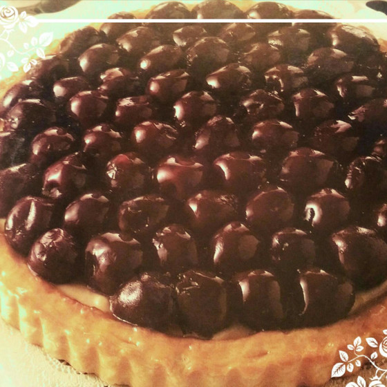 春のさわやかな　さくらんぼのケーキ、チェリーパイ