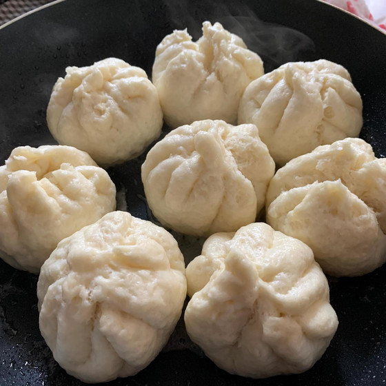 肉まん作り