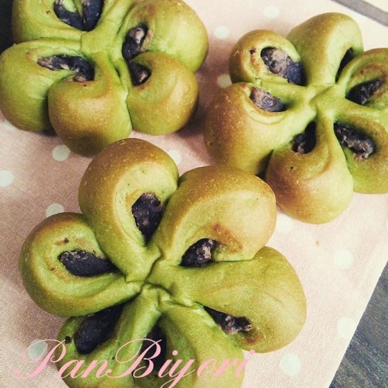 抹茶花あんぱん♪（３月の月替わりメニューです）