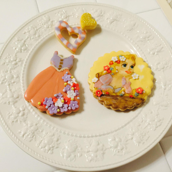 プリンセスレッスン　ラプンチェルモチーフアイシングクッキー