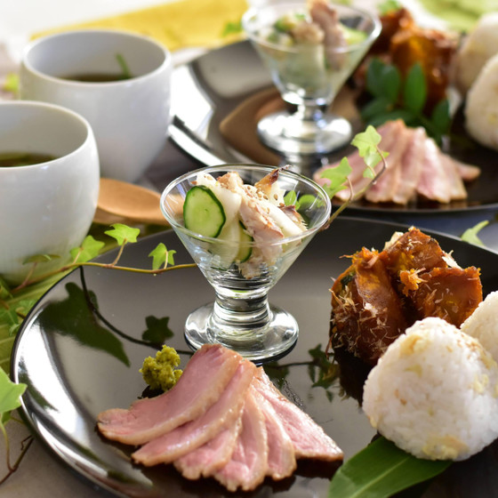 簡単だから何度でも　和風鴨ロース、茗荷の炊き込みご飯、きのこ汁、かぼちゃの揚げ煮、鯵の開きのサラダ仕立て