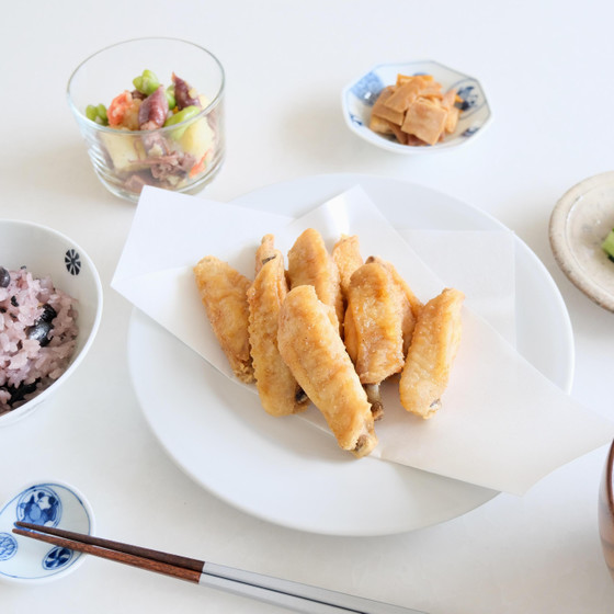 簡単だから何度でも・身体の内側からキレイをサポートする食事作り「黒豆ご飯、手羽先揚げ、ホタルイカのポテサラ、小松菜乳酸発酵漬け等」