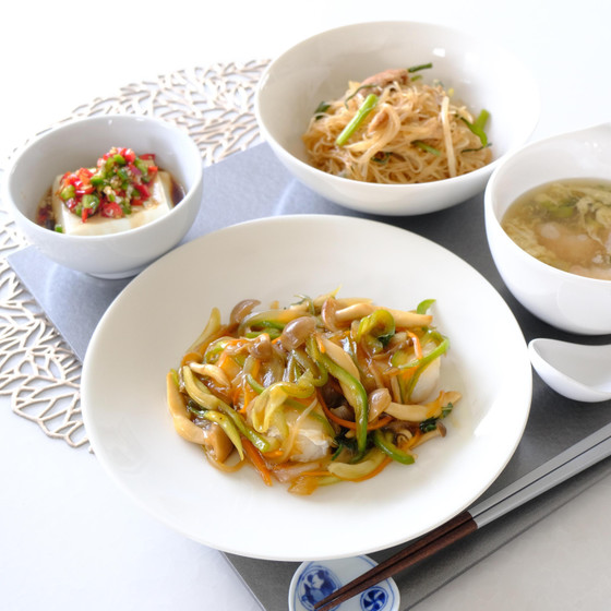 簡単だから何度でも　焼きビーフン、鱈の野菜餡かけ、エビ団子スープ、中華風温奴、簡単なデザート