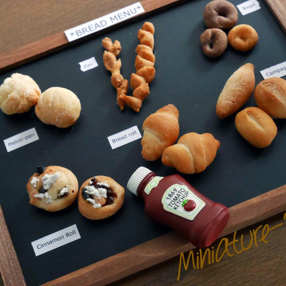 真夏の企画！ミニチュアパンでカフェ風ボードを作りませんか？
