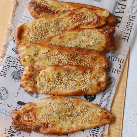 「薄焼きチーズパン」「マンゴーアイス」と「スペアリブ」ランチ