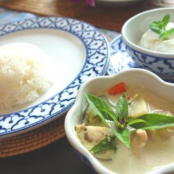 タイ料理入門！ペーストから作るグリーンカレー＆薩摩揚げ