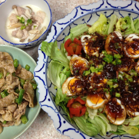 タイ料理初級！ トムカーガイ＆揚げ卵のあんかけ＆豚肉炒め