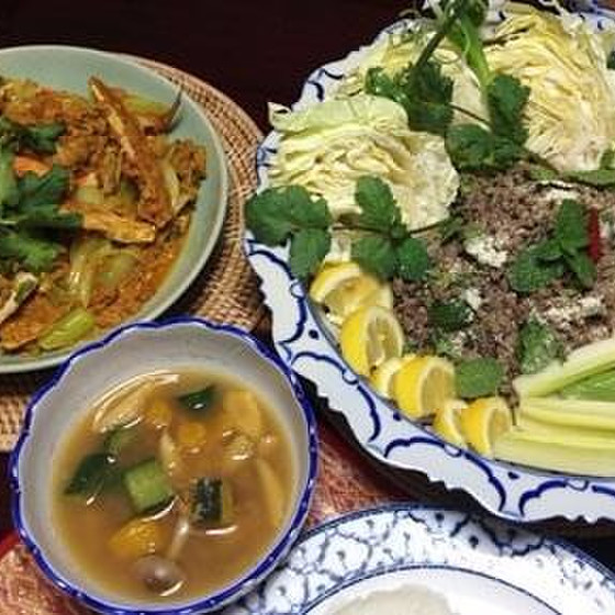 タイのランチ！春雨のスープとゆで卵のサラダ、叉焼のせご飯
