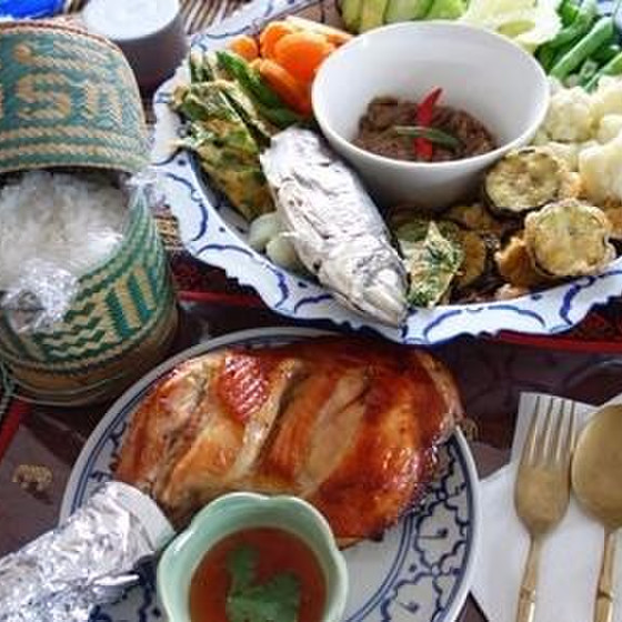子連れでタイ料理　クリスマスに！骨付きもも肉のBBQチキン！