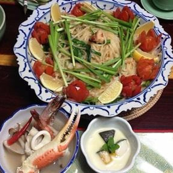 ハーブたっぷり♪トムヤムスープとビーフン炒め