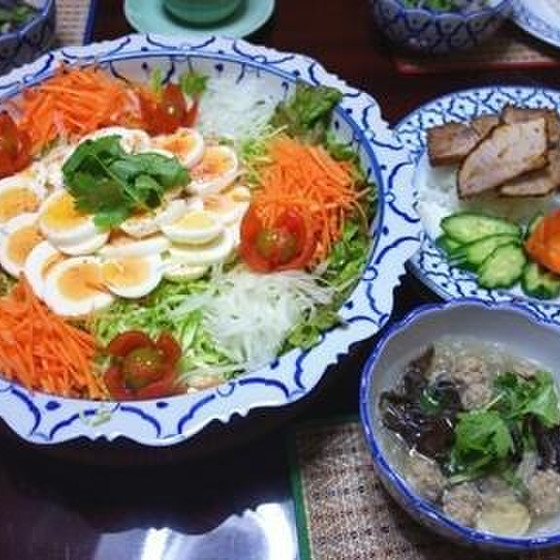 夜レッスン♪春雨のスープとゆで卵のサラダ、叉焼のせご飯