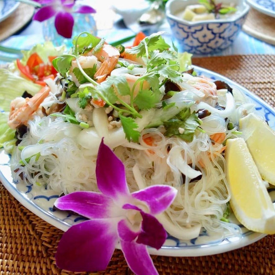 定番タイ料理！ヤムウンセン＆タイ風炒飯＆デザート