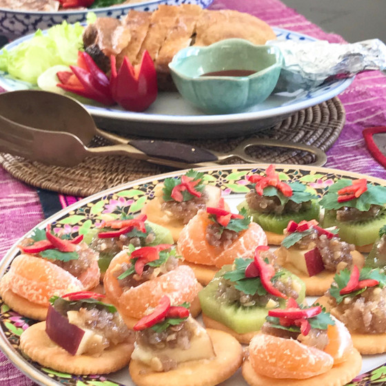☆クリスマスに☆タイの前菜＆肉詰め骨付きチキン