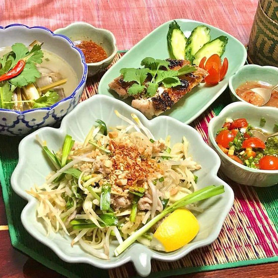 定番タイ料理♪タイ風卵焼きのスープ＆青パパイヤの炒め物