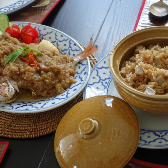 タイのランチ揚げ魚のスパイシーソース＆里芋の炊込ご飯＆ゼリー