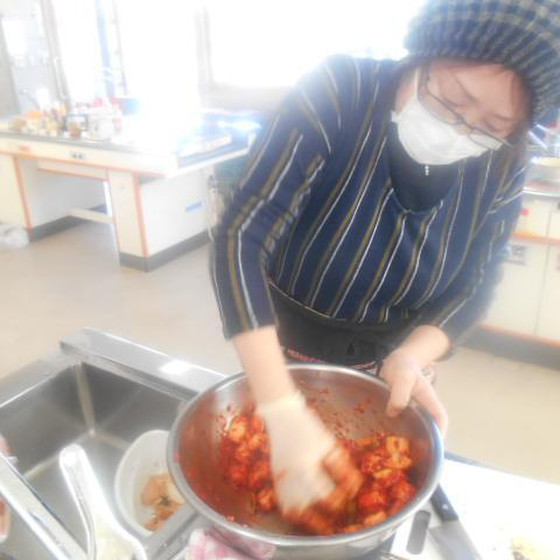 毎年恒例の本格キムチ作り