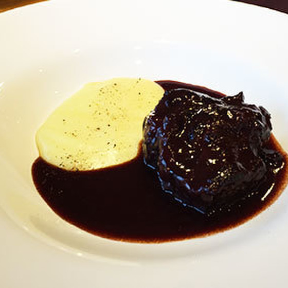 とろける柔らかさ！和牛ほほ肉の赤ワイン煮　