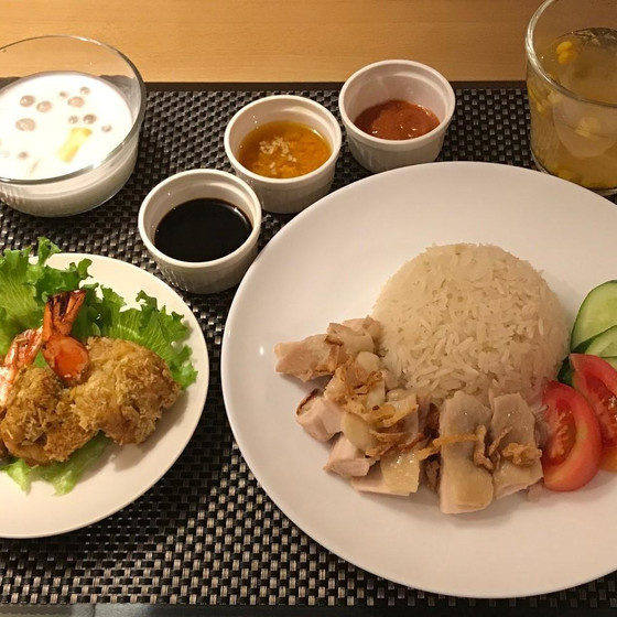 シンガポールチキンライス,エビのココナッツオイル焼き他