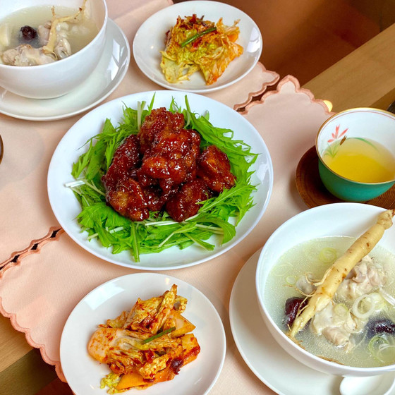 お家韓国豪華版：参鶏湯,ヤンニョムチキン,チヂミ,ホットク他