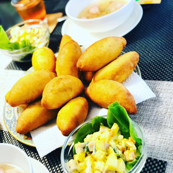 沢山作って家族にもお持ち帰り！～ピロシキ２種とスープ＆サラダ