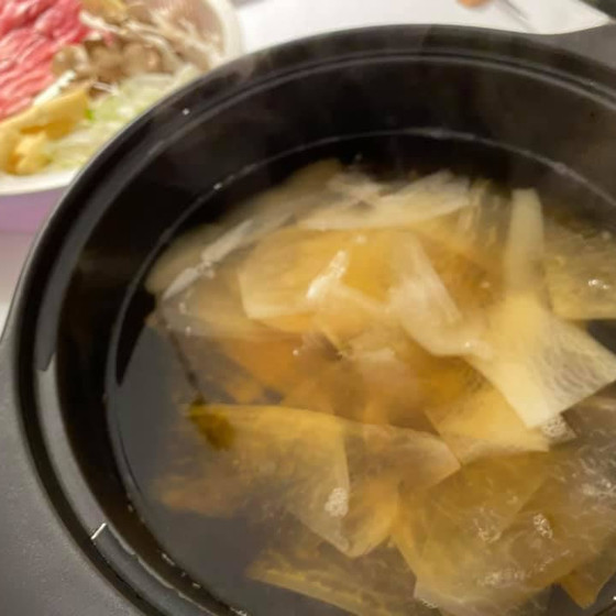 最初の薄くスライスした大根も嬉しい。