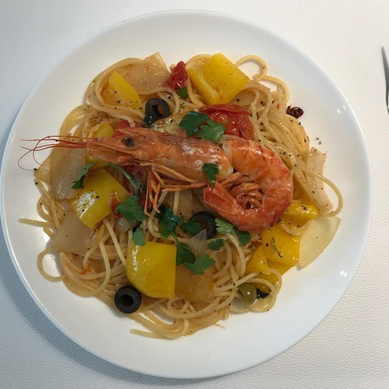 冷蔵庫にあるもので作りましょう。