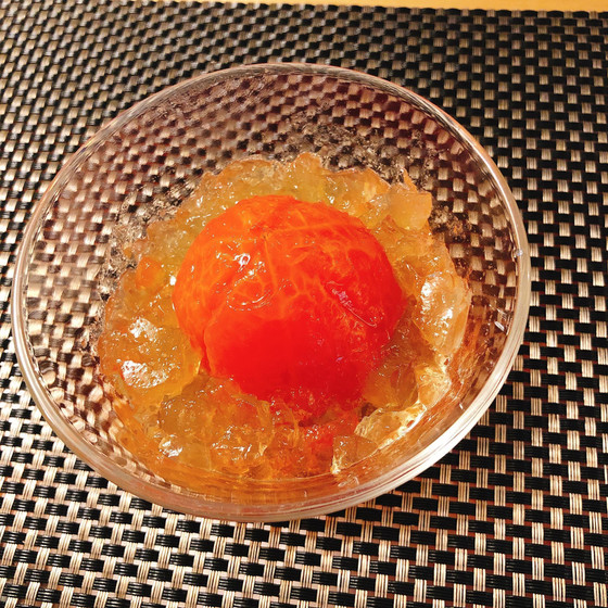 まだお鍋の季節には少し早いので冷たいトマトがベストマッ