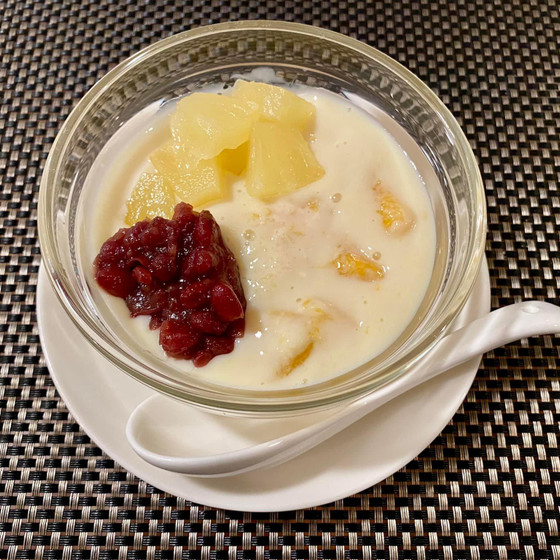 デザートは人気の豆花です。こちらもお好きなトッピングで