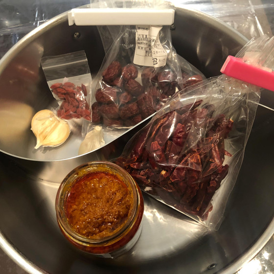 調味料セット（別料金）もお送り可能です。