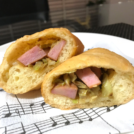 具材は２種類作ります。
こちらはカレー味です。