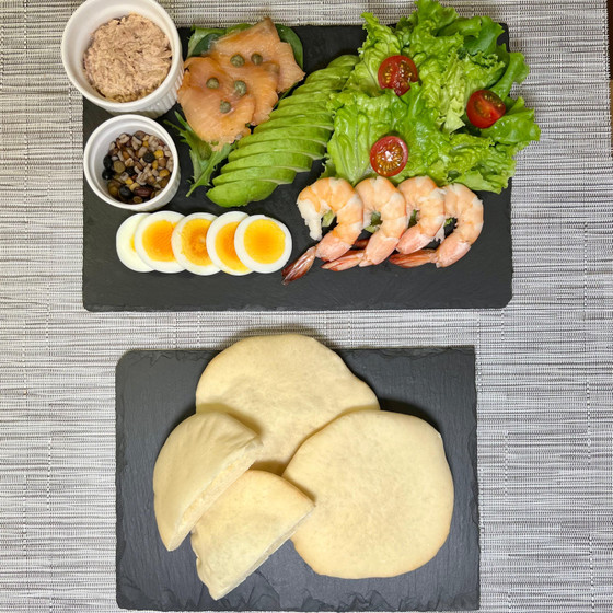 お好きな具材を挟んでピタサンドに。