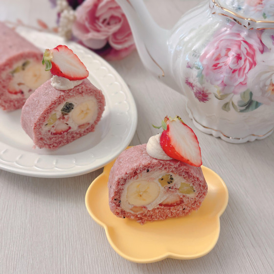 ロースイーツ「フルーツたっぷり桜のローケーキ」